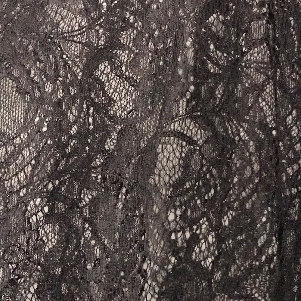 Capulet Lace Long Sleeve - Picture 2 of 7